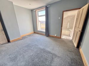 Bedroom- click for photo gallery